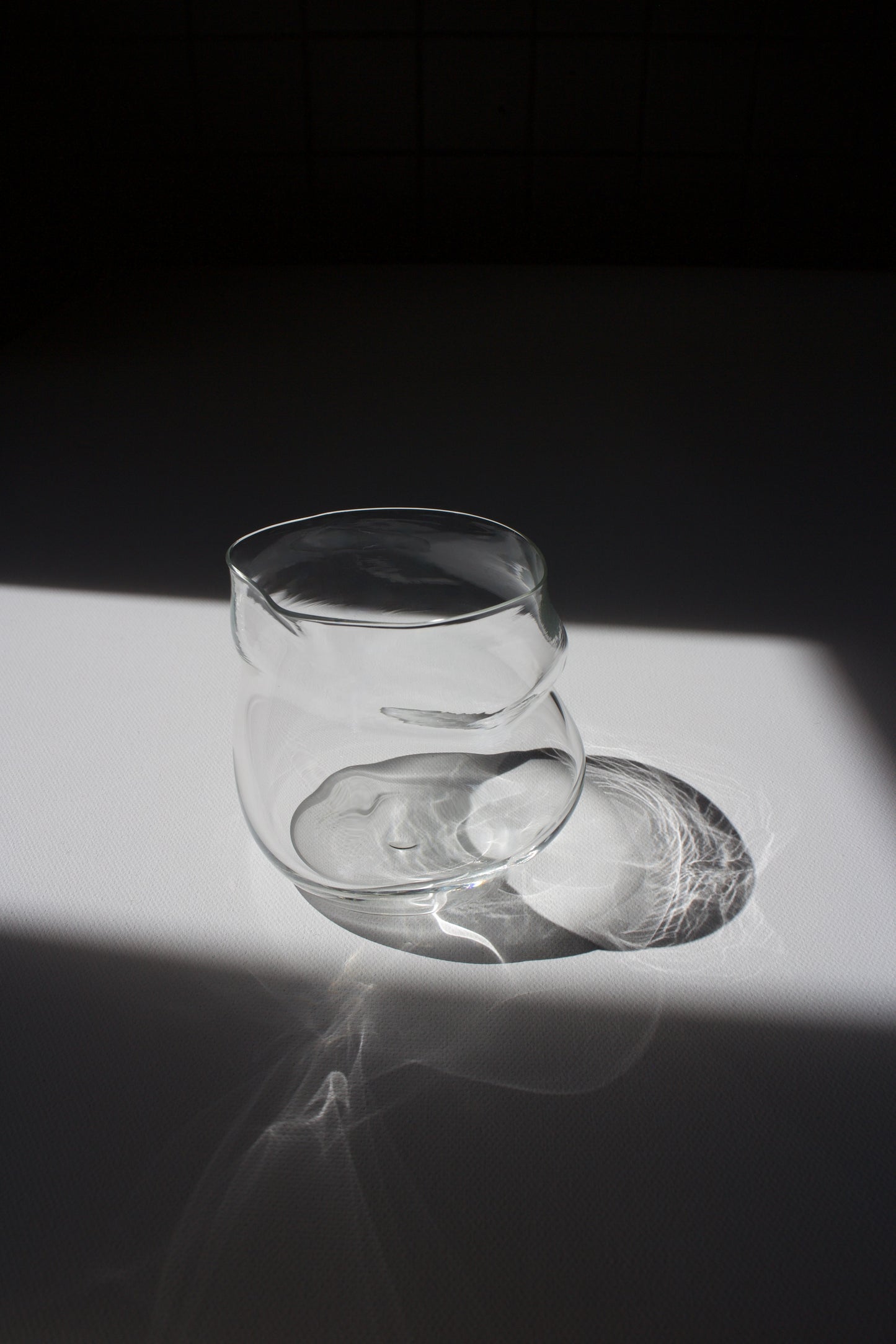 Curvy Drinking Glass 01 – Transparent