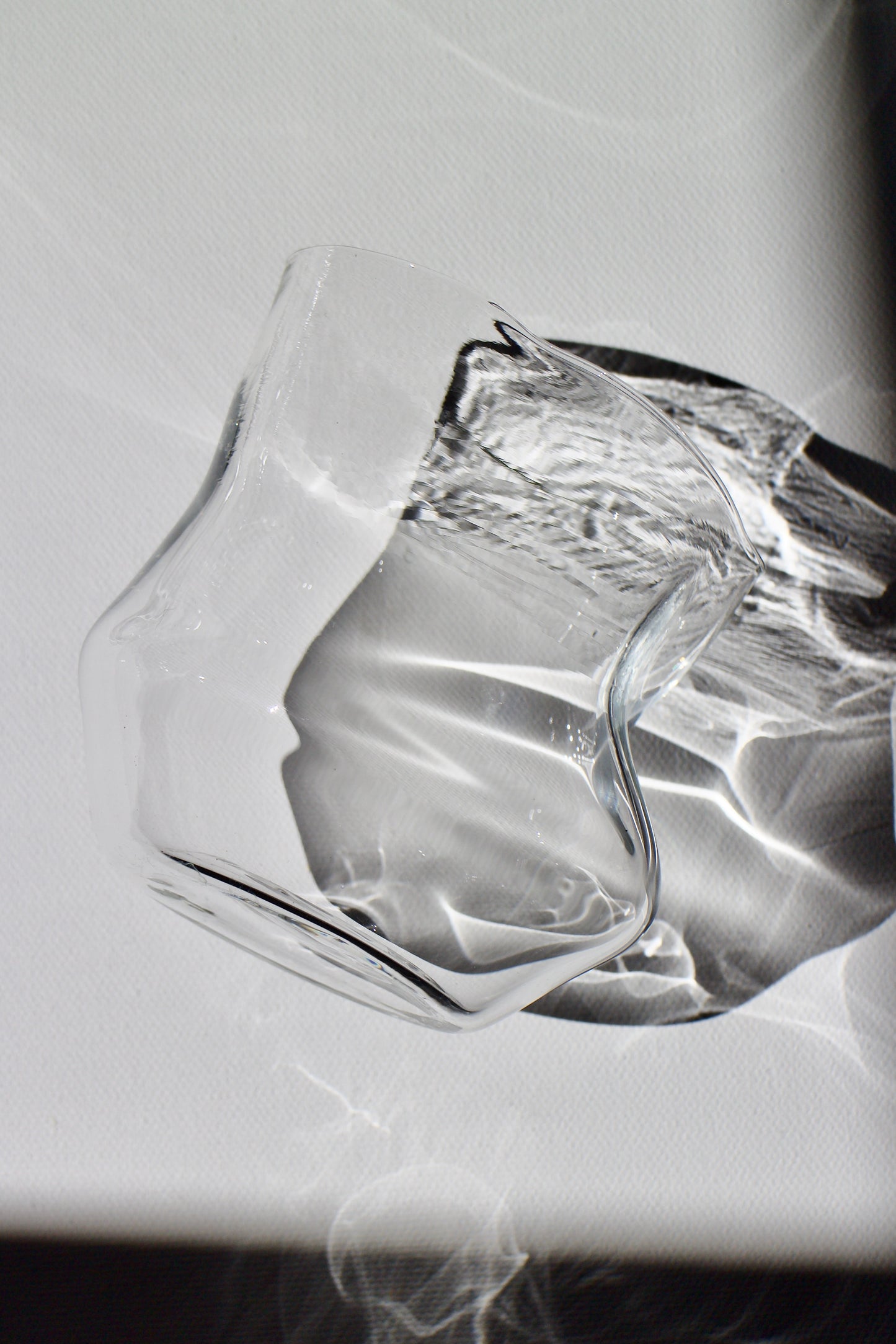 Curvy Drinking Glass 05 – Transparent