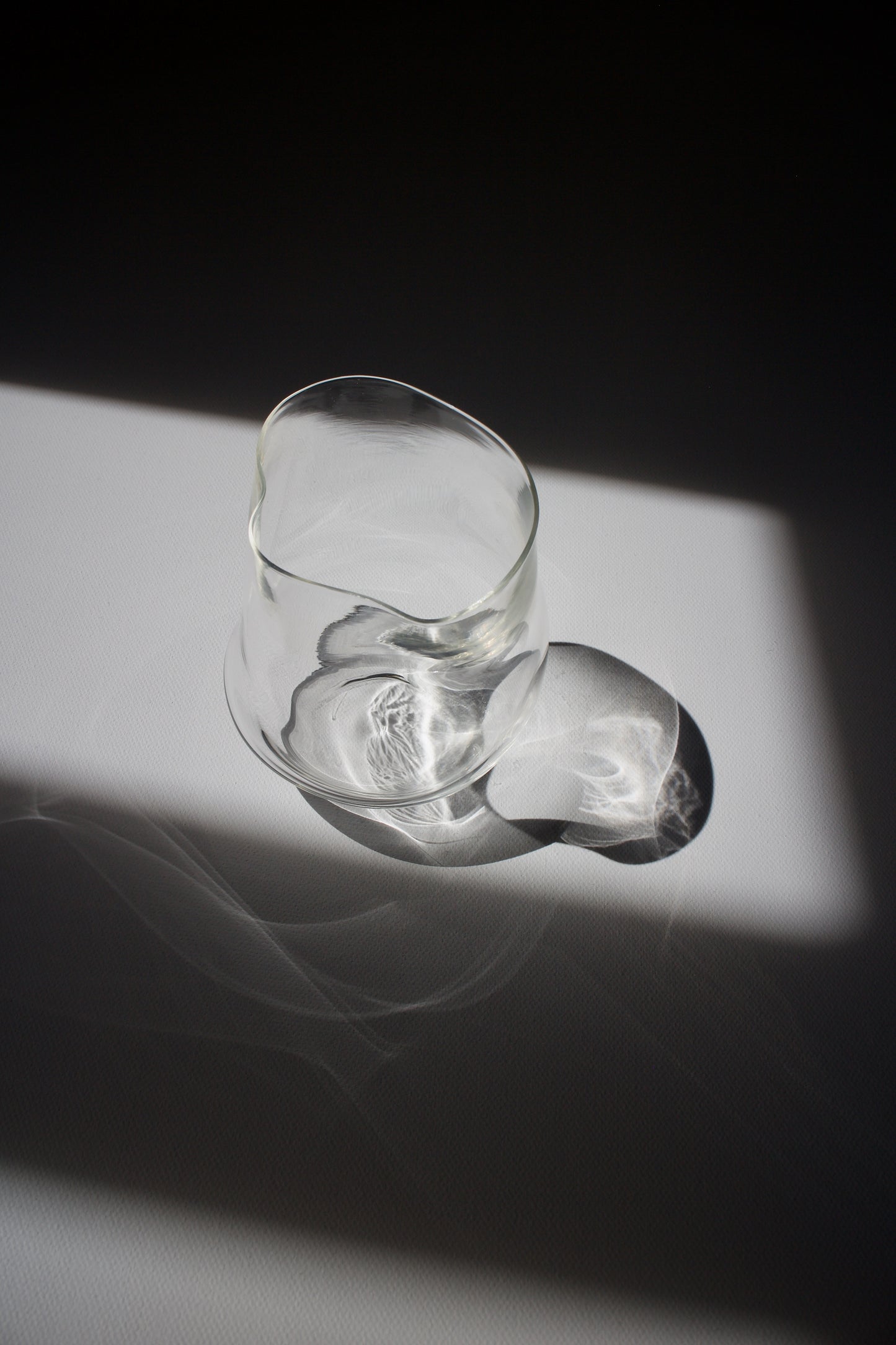 Curvy Drinking Glass 05 – Transparent