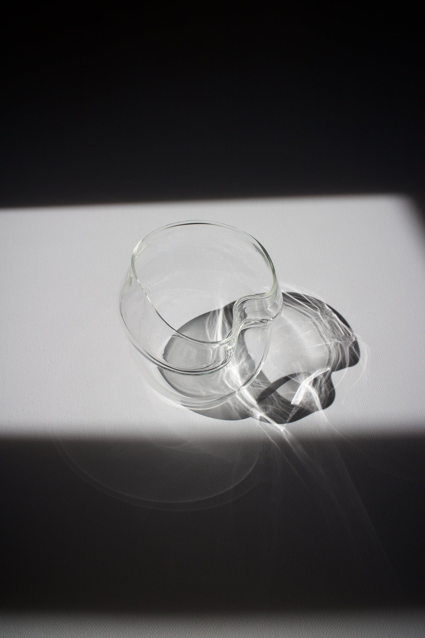 Curvy Drinking Glass 09 – Transparent