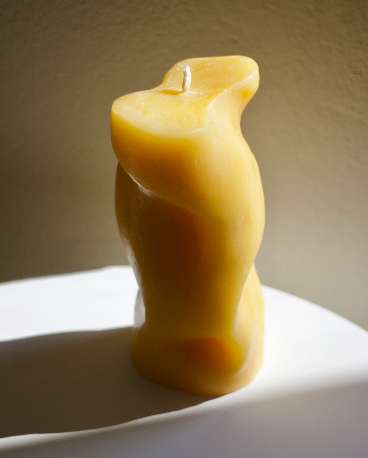 Dancing Candle 03 – Yellow or White Beeswax