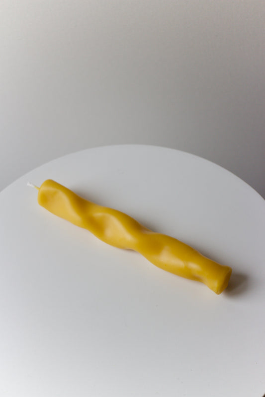 Set of 2: Dancing Candle 01 – Yellow Beeswax