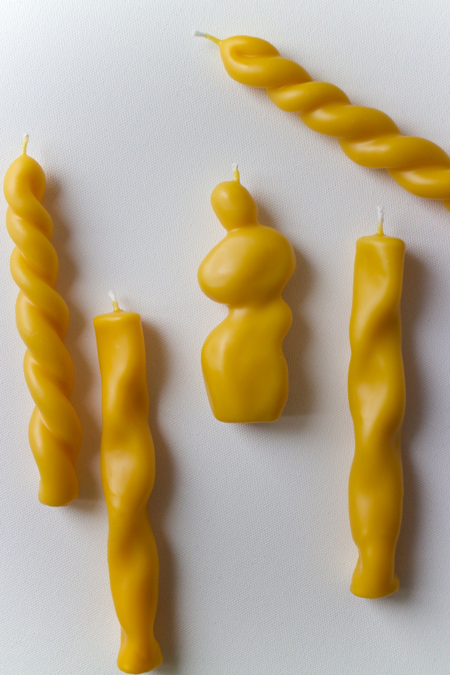 Twisted Candle 01 – Yellow or White Beeswax