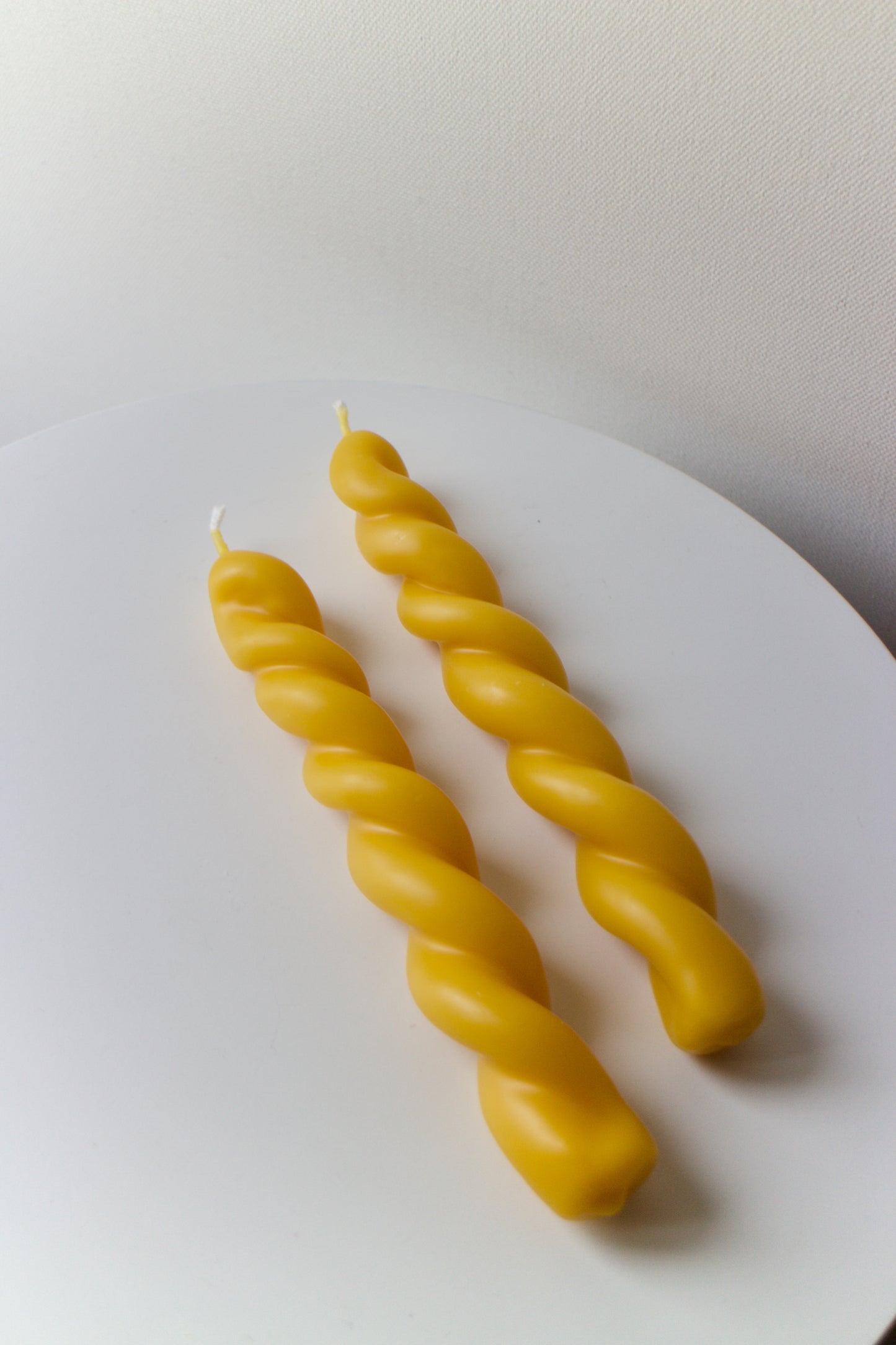 Set of 2: Twisted Candle 01 – Yellow Beeswax