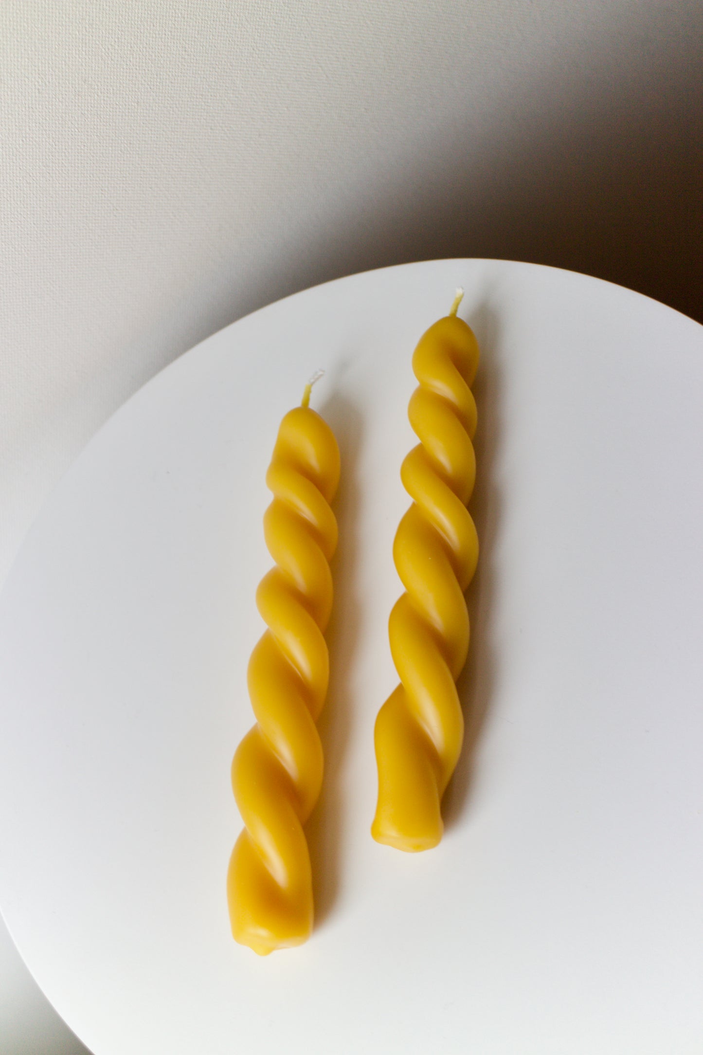 Set of 2: Twisted Candle 01 – Yellow Beeswax