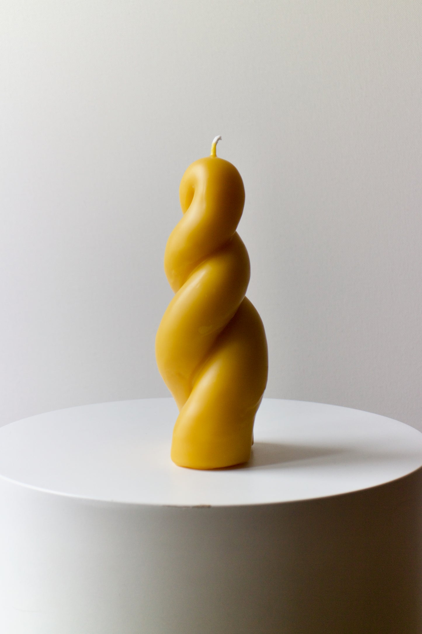 Twisted Candle 03 – Yellow Beeswax